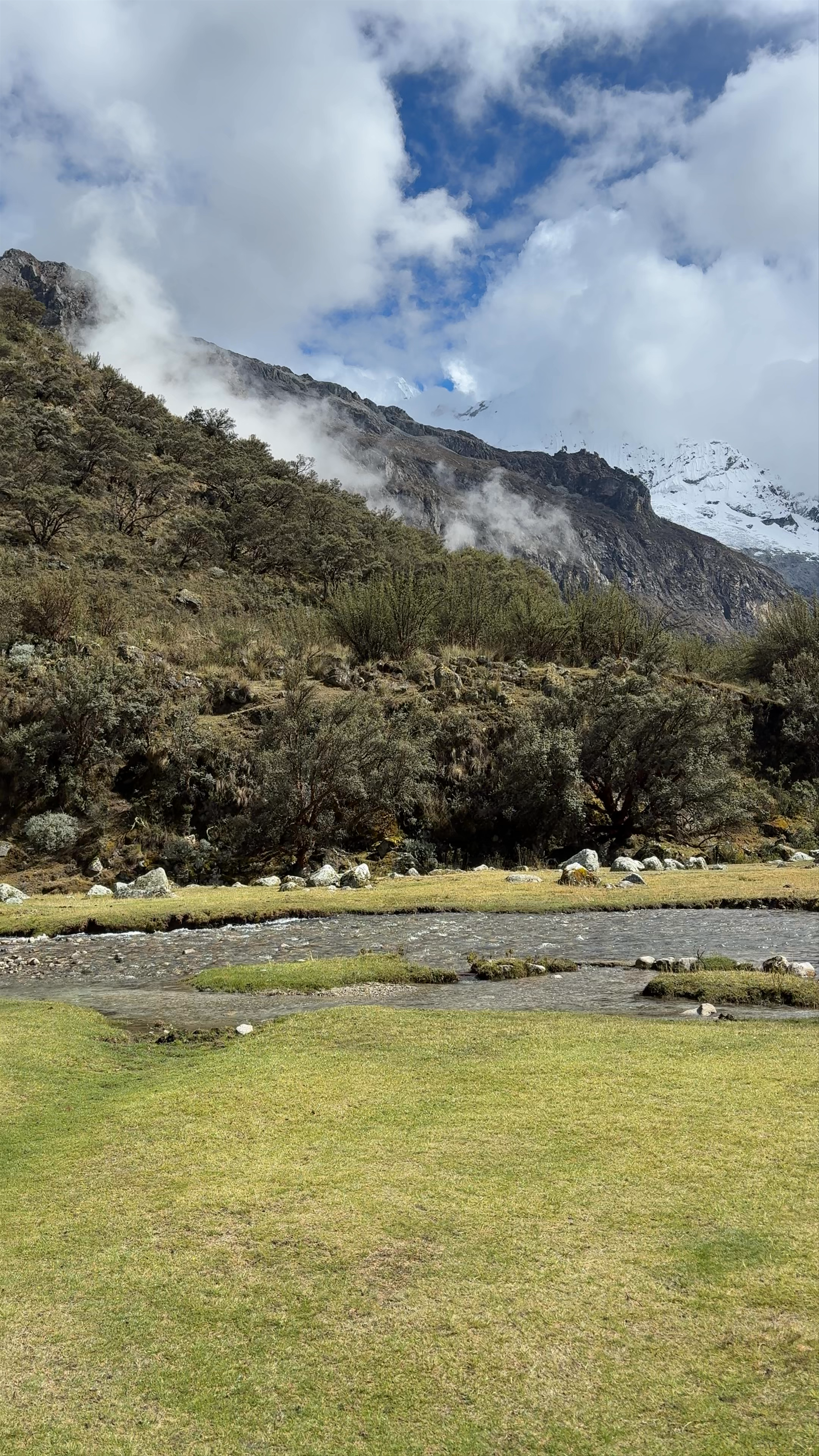 Cebolla Pampa Campground: Serene Mountain Escape at Llanganuco's Edge