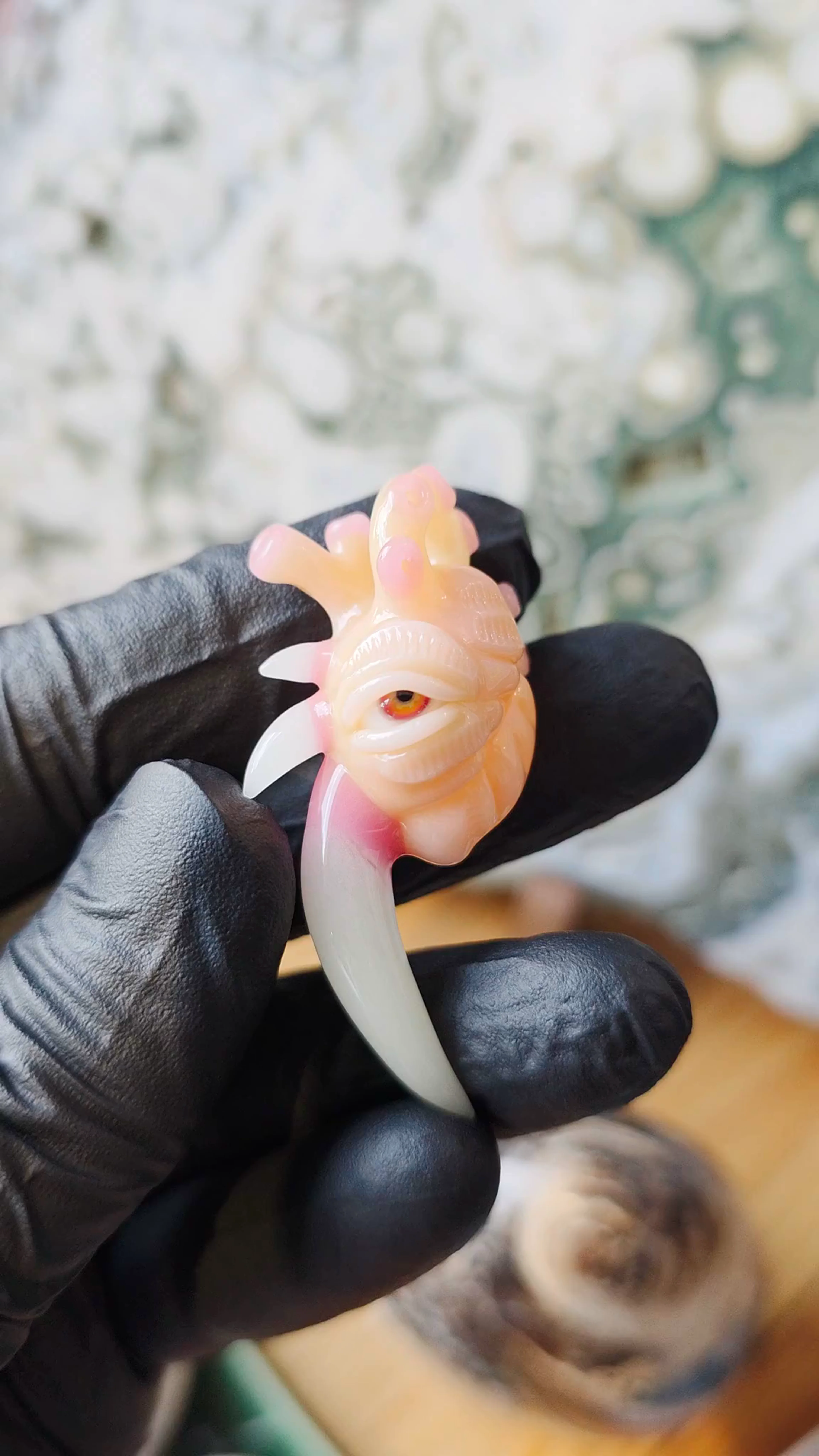 Preview pic of Fleshy Heart Salt Pendy