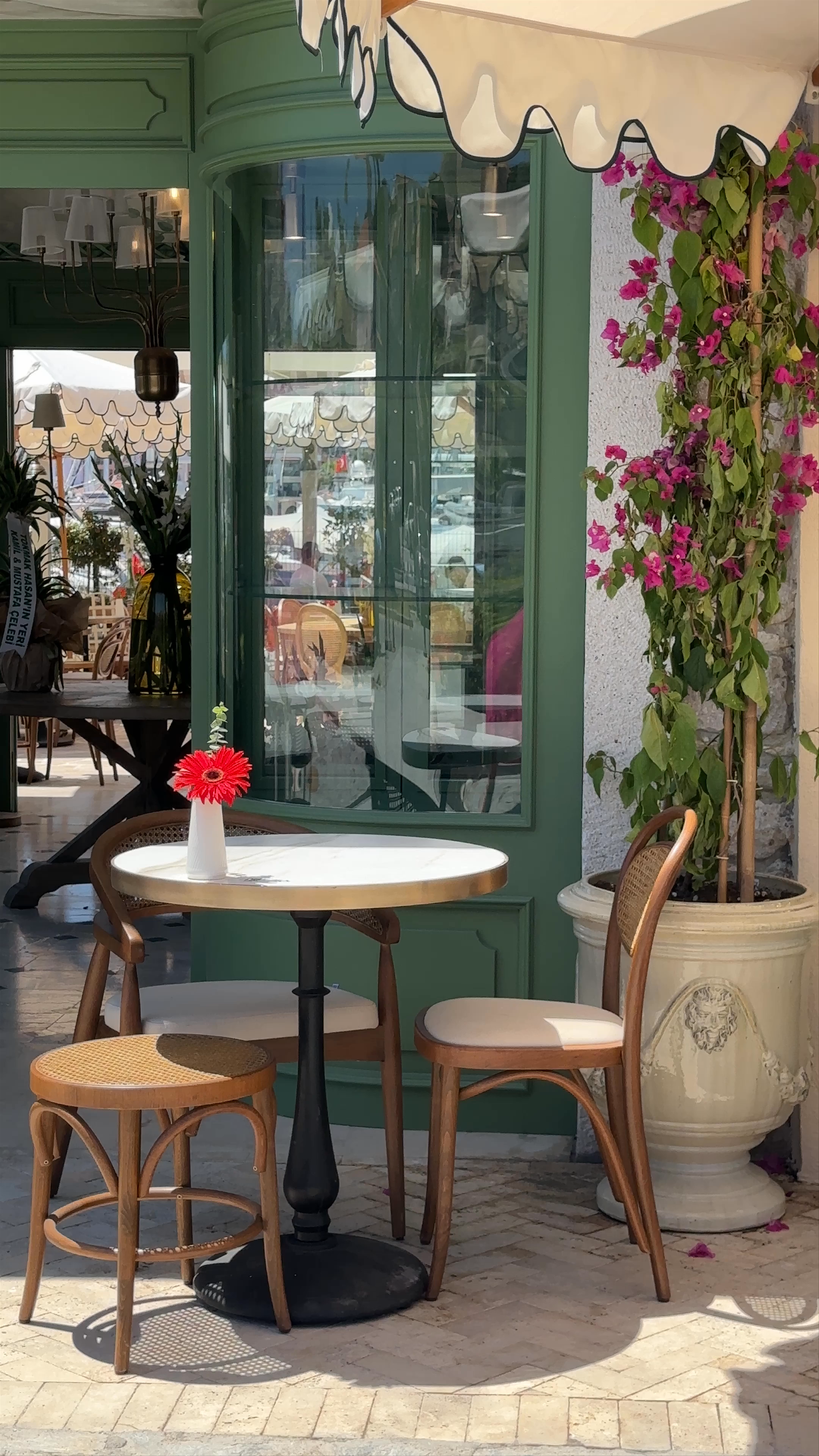 Alaköy Pastanesi: Charming Coastal Café in Musalla, Çeşme