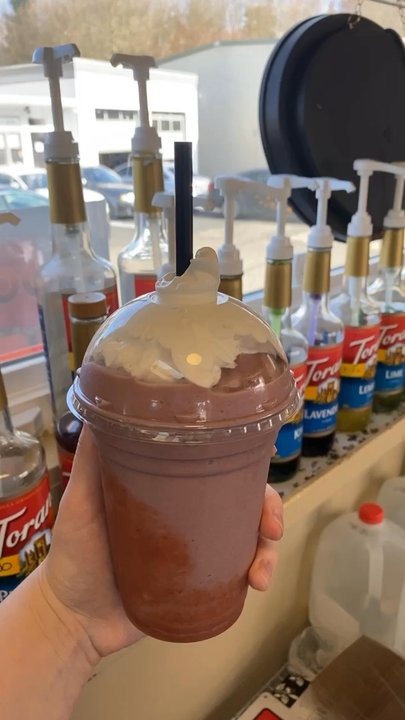 Wakey-Wakey Coffee - Blueberry and strawberry smoothie with whip cream - Coffee & Tea Near Me - SeaTac, Washington