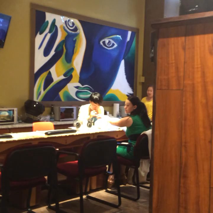 Loop Nail Spa - Inside - Nail Salons Near Me - Chicago, Illinois