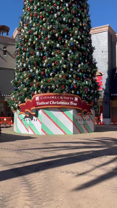 Levi’s Outlet Store - Merry Christmas, I'm here to get a pair of Levi's!! - Women's Clothing Near Me - Commerce, California