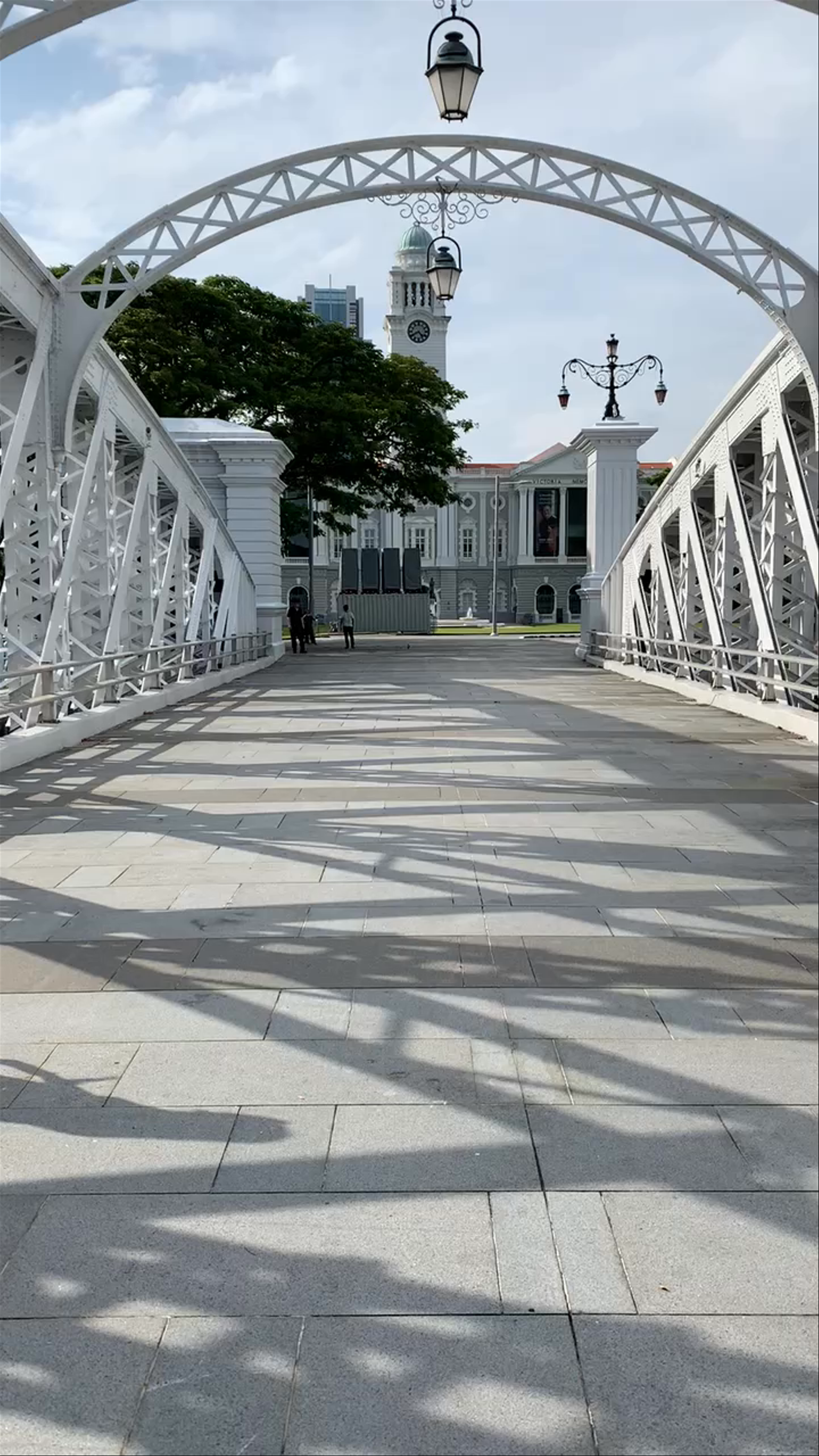 Historic Anderson Bridge Walk and Singapore Cityscape