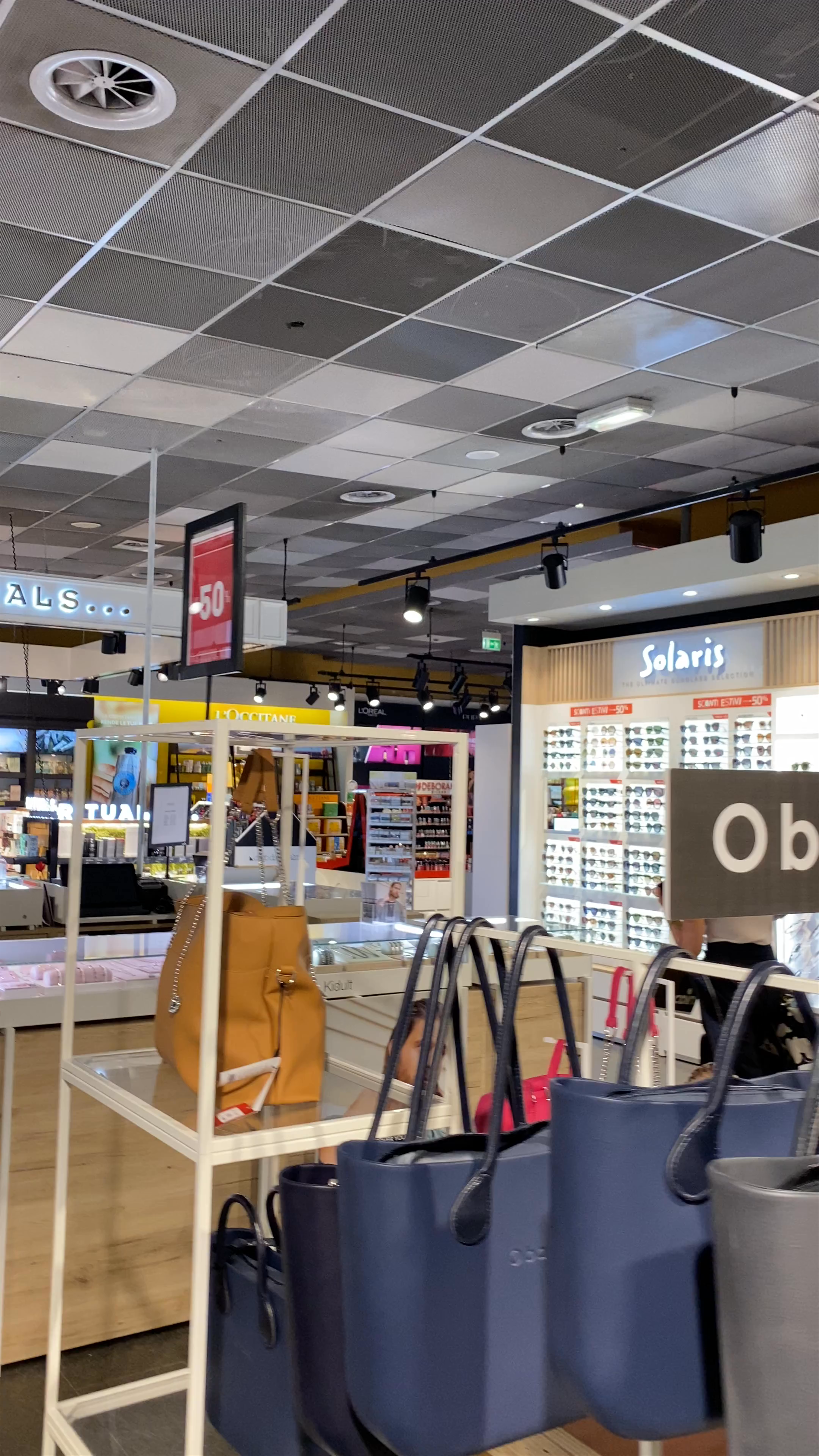 Roma Termini Shopping Experience: Stylish Finds in Rome's Bustling Hub