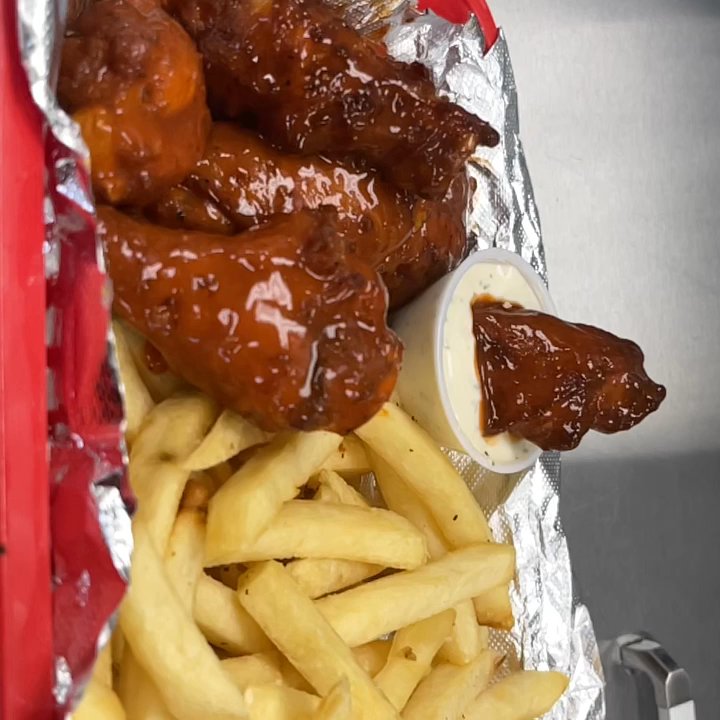 La Bomba - Mucho más - Burgers Near Me - Aurora, Colorado