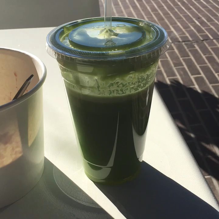 Fruittitude - Coconut acai bowl and green drink - Bubble Tea Near Me - La Jolla, California