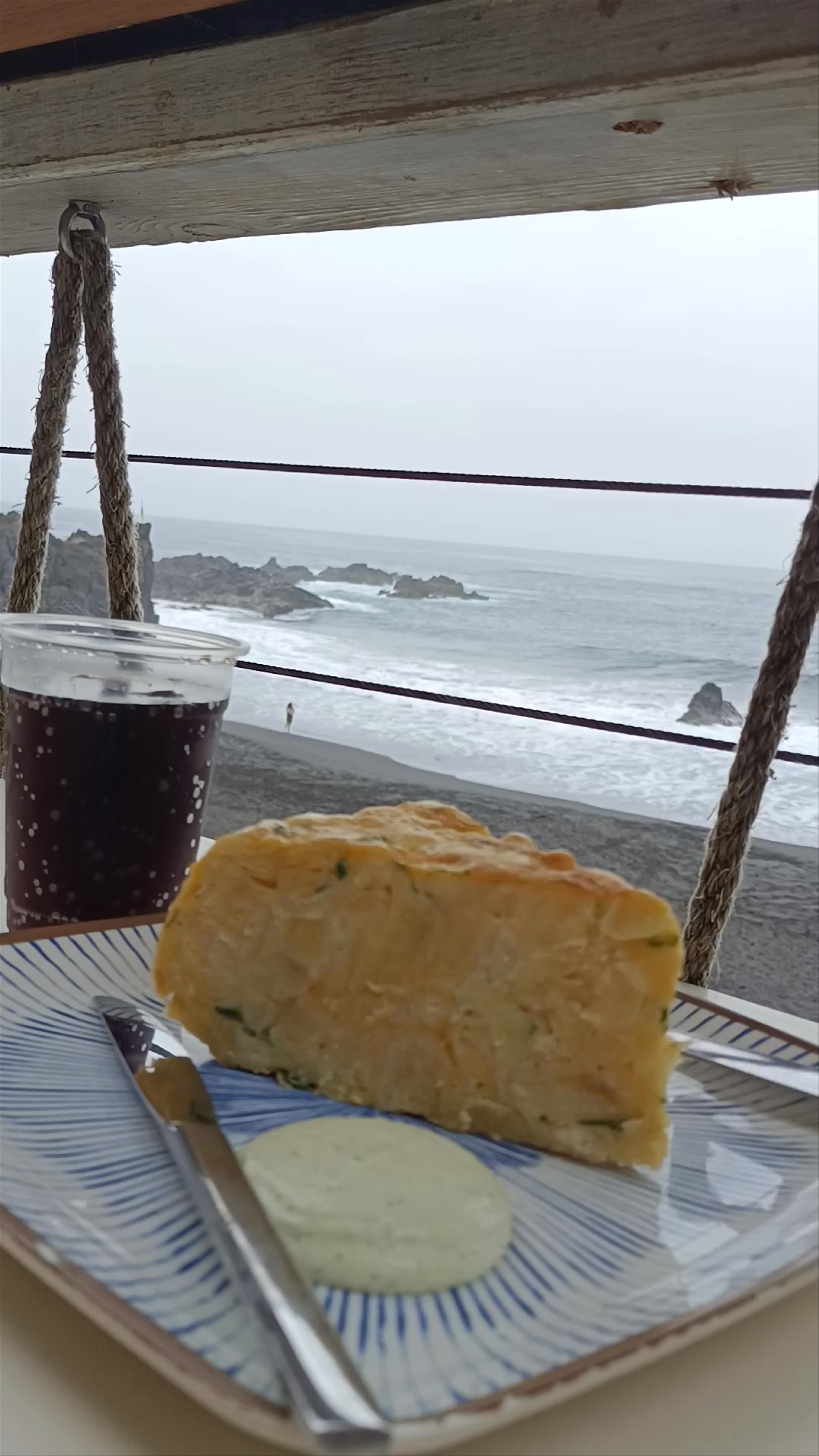 Bollullo Chiringuito: Coastal Flavors with Ocean View in La Orotava, Spain