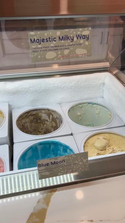 Petersen’s Ice Cream & Cafe - Ice cream flavors display - Ice Cream & Frozen Yogurt Near Me - Gilbert, Arizona