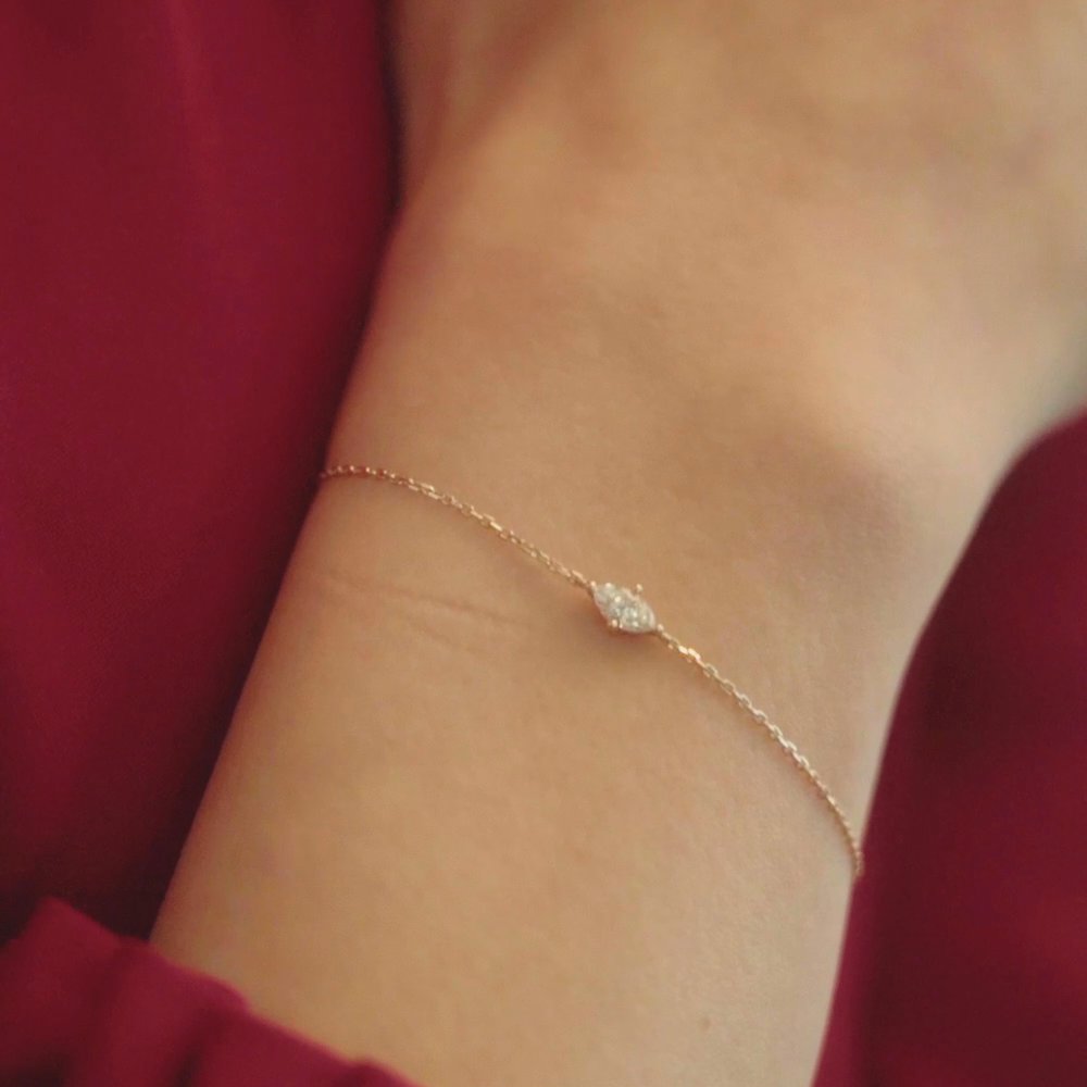 Petite Solitaire Bracelet | Marquise | Sterling Silver | chainLength: 6.5-7