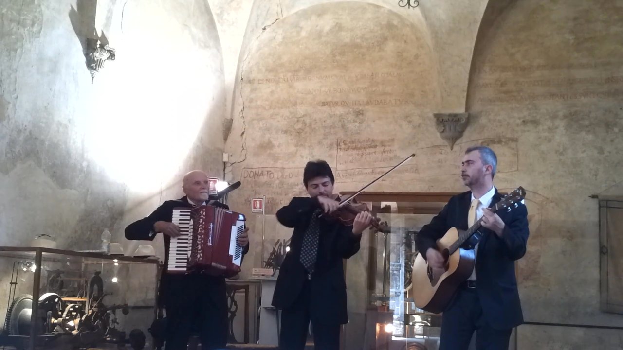 The Tuscany Folk Band - Canon in D (Trio) - video