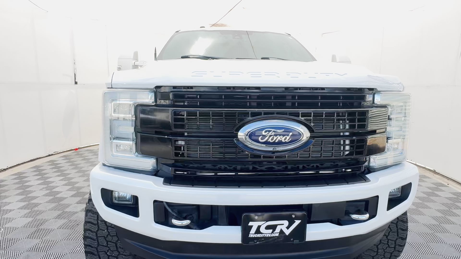Truck City RV - #20396 - 2017 Ford F-350 Super Duty Platinum Crew Cab