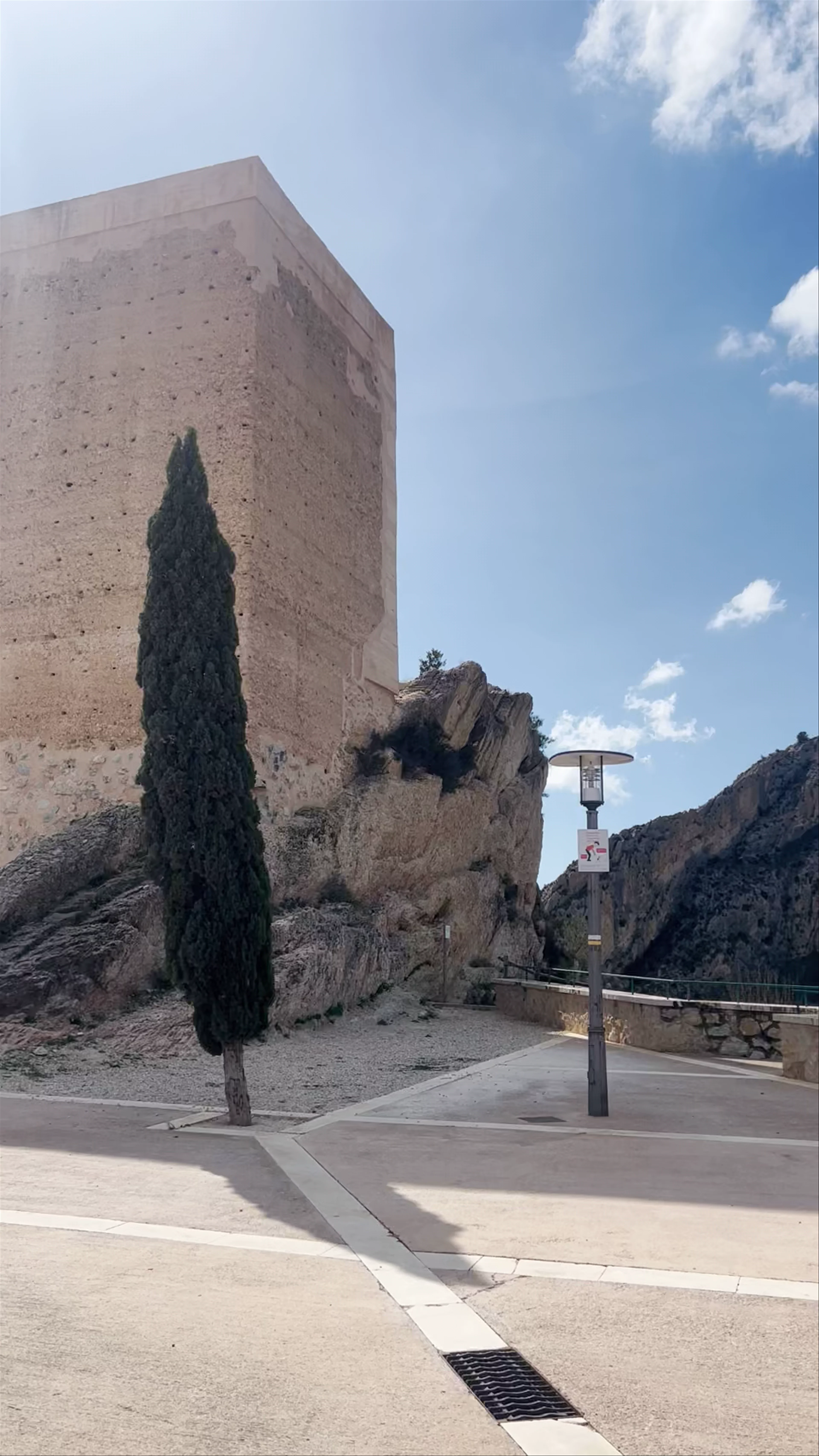 La Torre Grossa, Carrer del Castell
