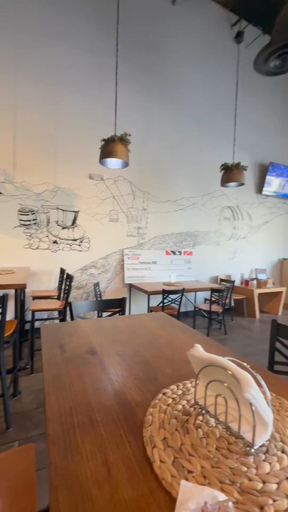 Fainmous BBQ - Inside - Barbeque Near Me - Houston, Texas