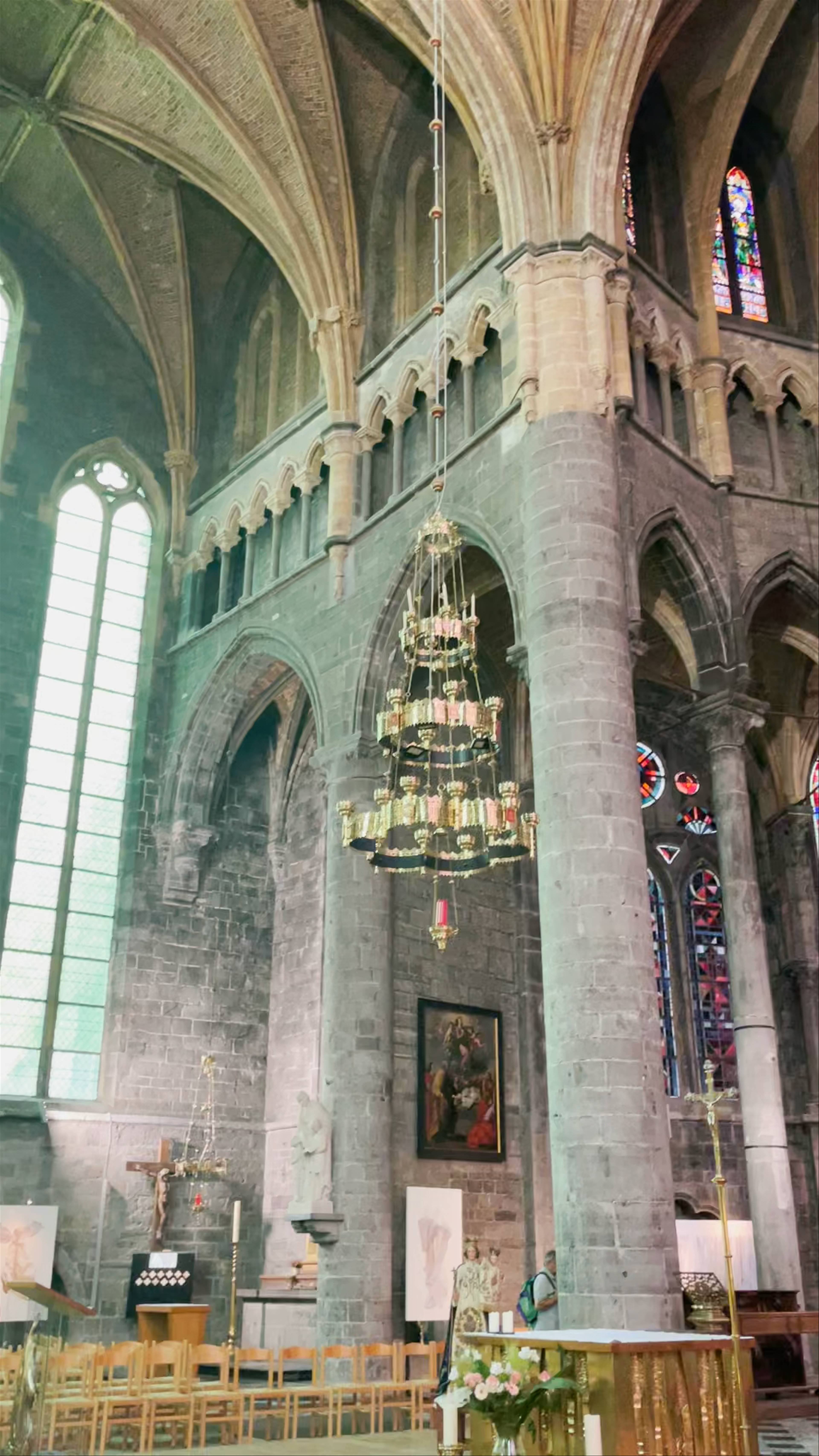 Dinant Citadel Cathedral: Gothic Grandeur & Reverent Light