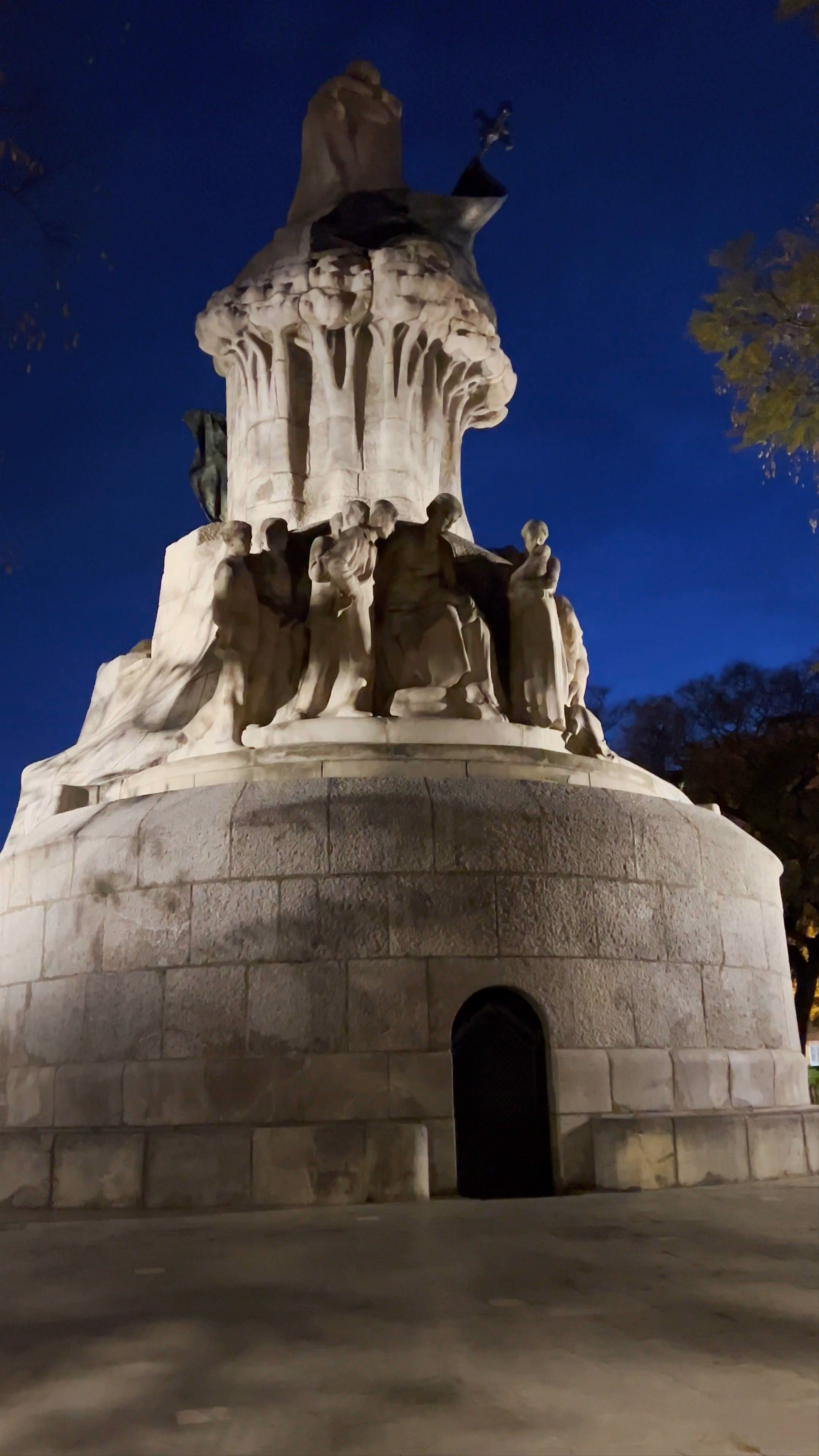 Monument al Doctor Bartomeu Robert