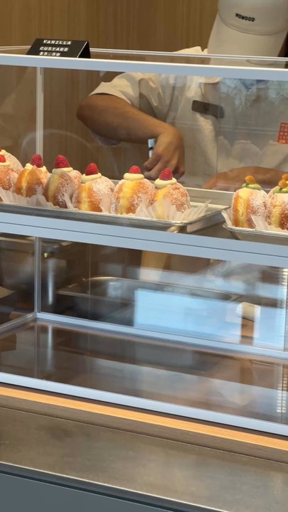 MOWOOD - Vanilla cream donut - Coffee & Tea Near Me - Redmond, Washington