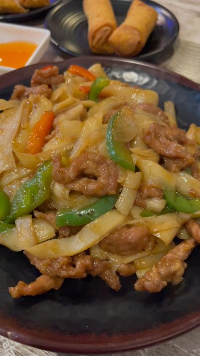 King Noodle Asian Restaurant - Stir Fried Sliced Noodles with Beef, Peppers, and Onions. - Asian Fusion Near Me - Temple, Texas