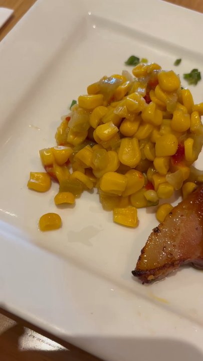 Cochon Dingue - Pork belly with corn salsa - Canadian (New) Near Me - Lévis, Quebec