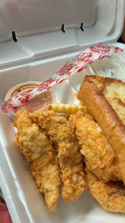 Raising Cane's Chicken Fingers - The blandest chicken. They should serve this in nursing homes. - Fast Food Near Me - Allen, Texas