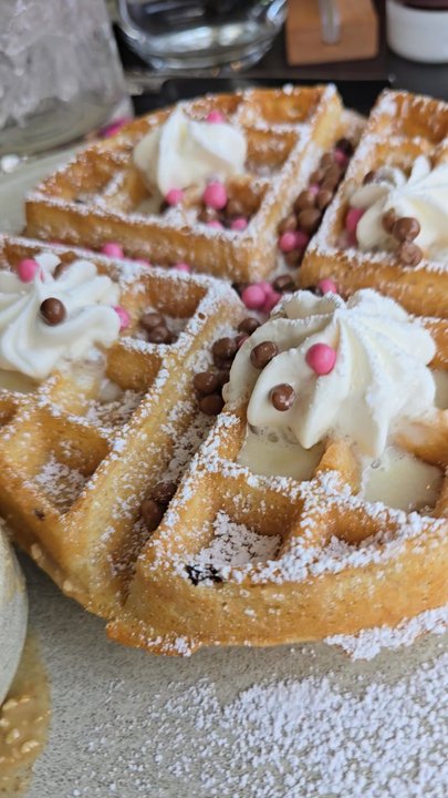 Palm Palm - THIS PLACE IS AMAZING   The food and service is excellent,everyone is kind and patient,you should go,and everything is fancy and clean 10/10 - Bars Near Me - Pittsburgh, Pennsylvania