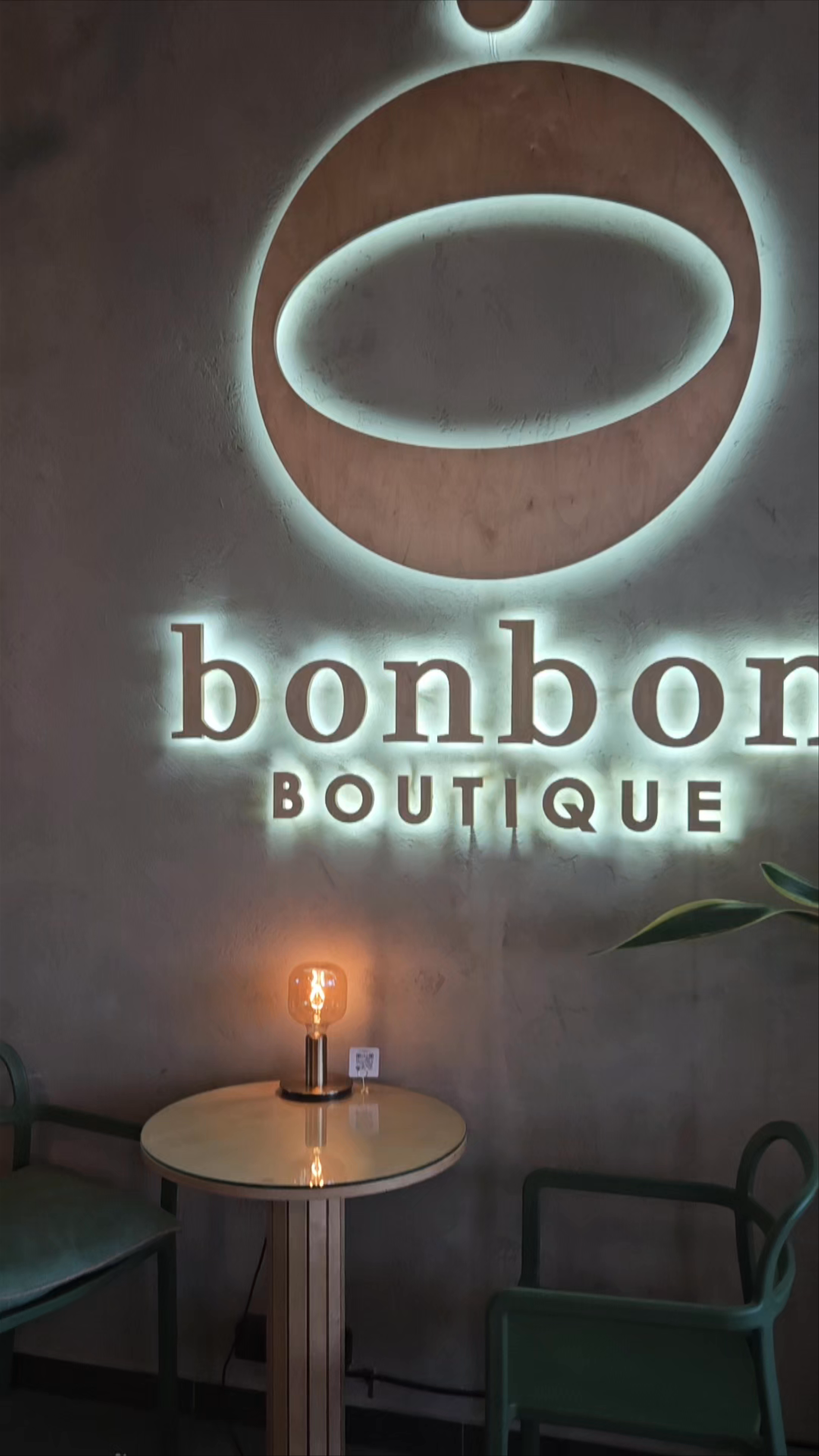 Bonbon Boutique: Stylish Urban Oasis in Kraków