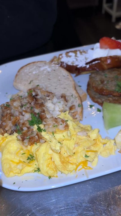 Twist Fells Point - The Twist Royal - Mediterranean Near Me - Baltimore, Maryland