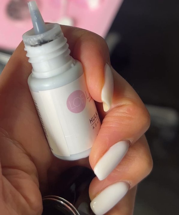 Lashes On Fleek - it isn't opened and it's already dry. People don't let them rob you! - Eyelash Service Near Me - Glendale, California