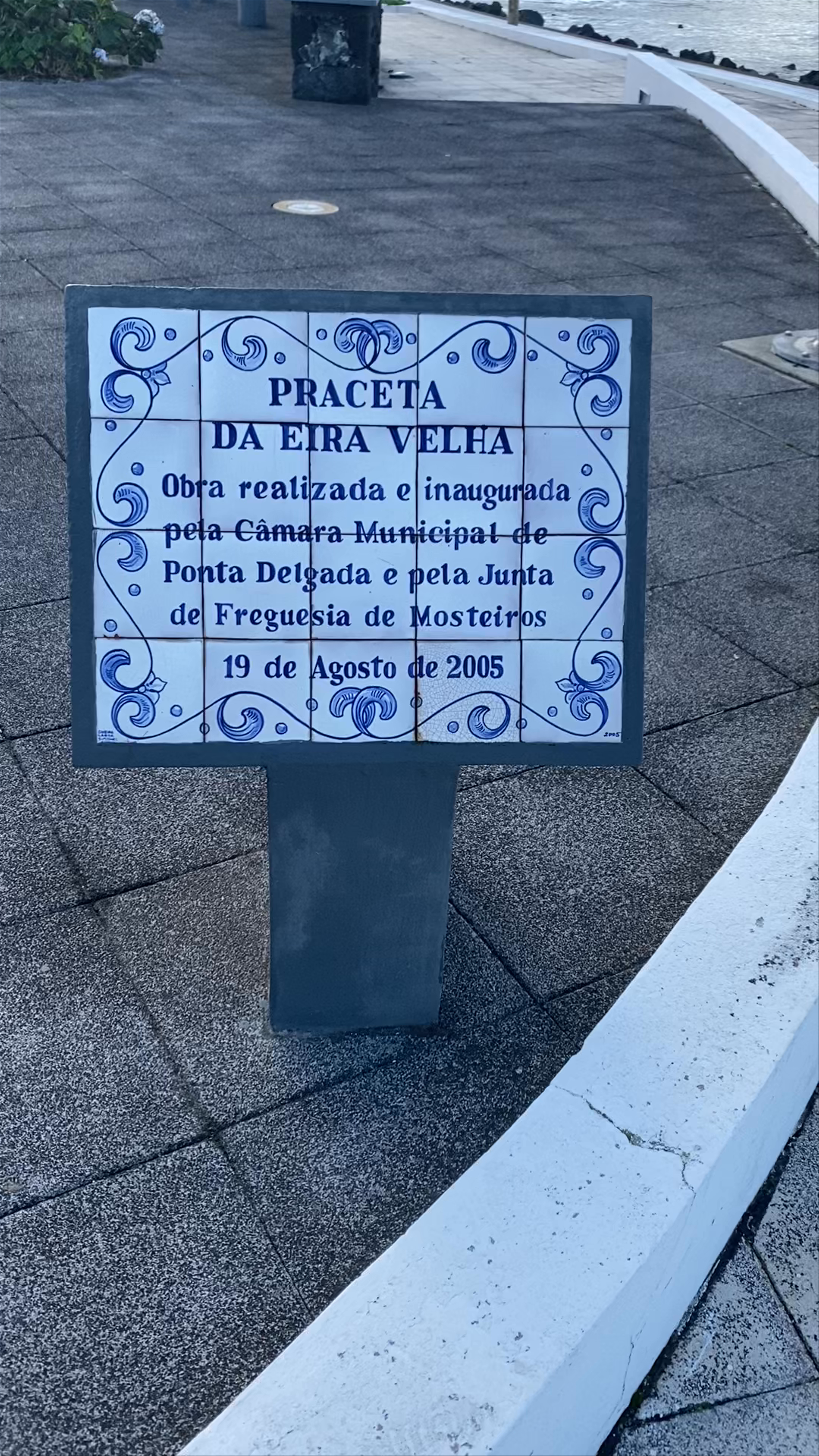 Strolling through Praceta da Eira Velha, Candelária - A Charming Azorean Village Walk