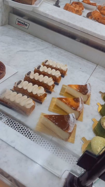 Maison Alyzee - Display case - Bakeries Near Me - Mountain View, California