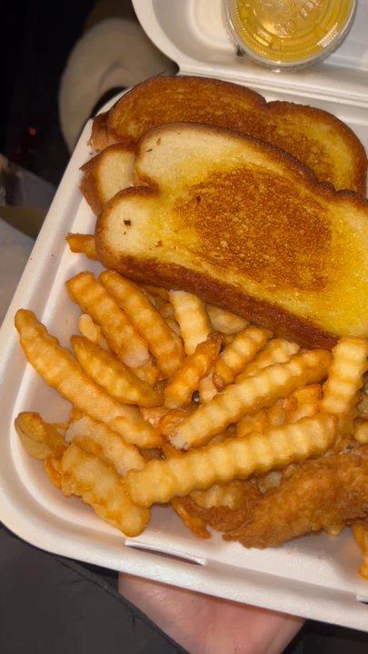 Guthrie's- Tampa - Box of chicken, fries and toast - Fast Food Near Me - Tampa, Florida