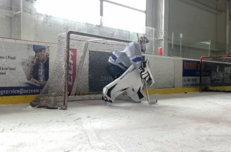 Jonah Machacek: Mastering Post Entry & Close Shots with Varga