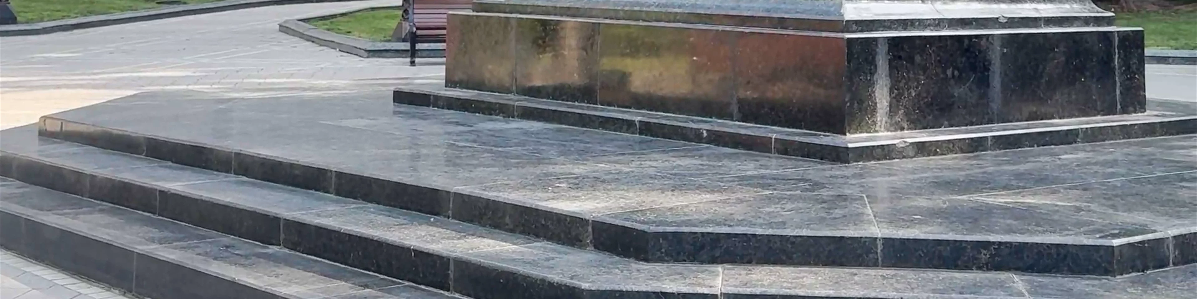 Monument to Mirza Alakbar Sabir