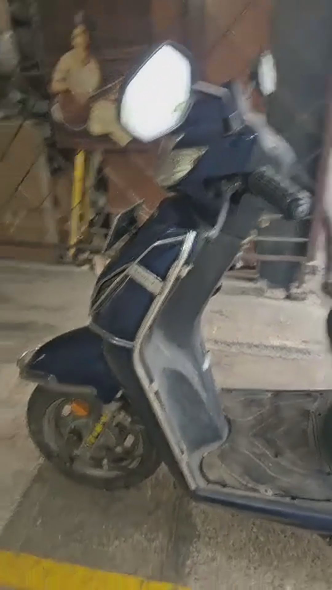 Walk-around video thumbnail