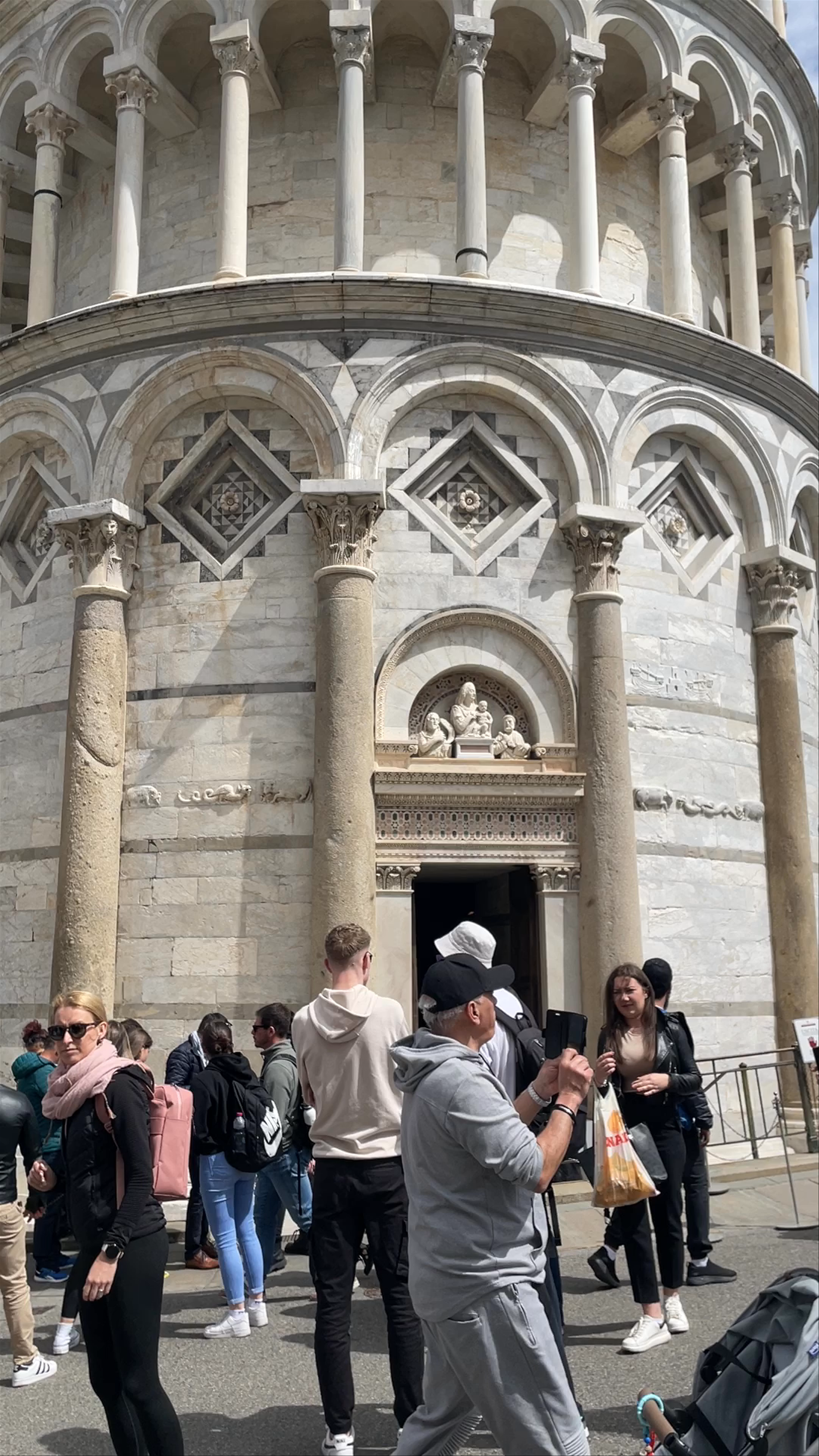 Exploring the Leaning Tower of Pisa: Iconic Tuscan Wonder