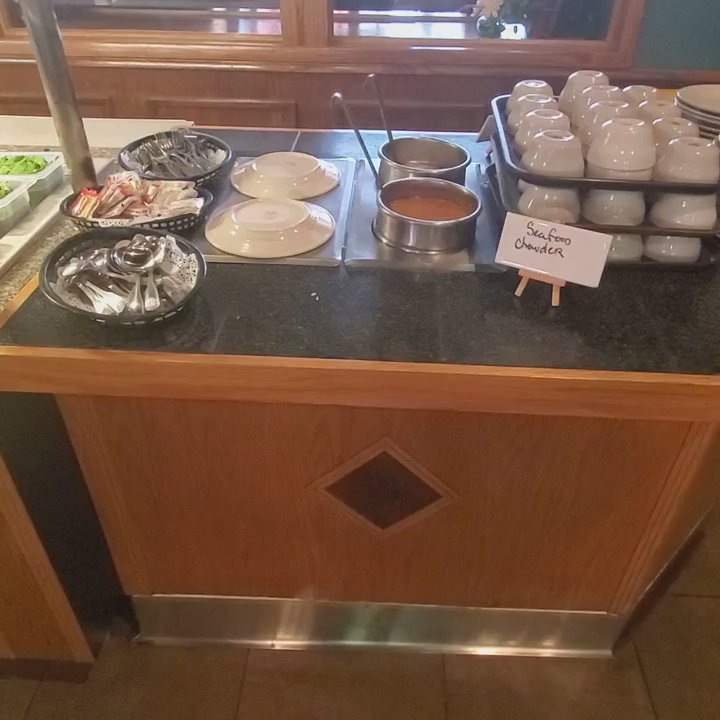 Dangerfield's Restaurant - The Salas bar in motion - Buffets Near Me - Shakopee, Minnesota