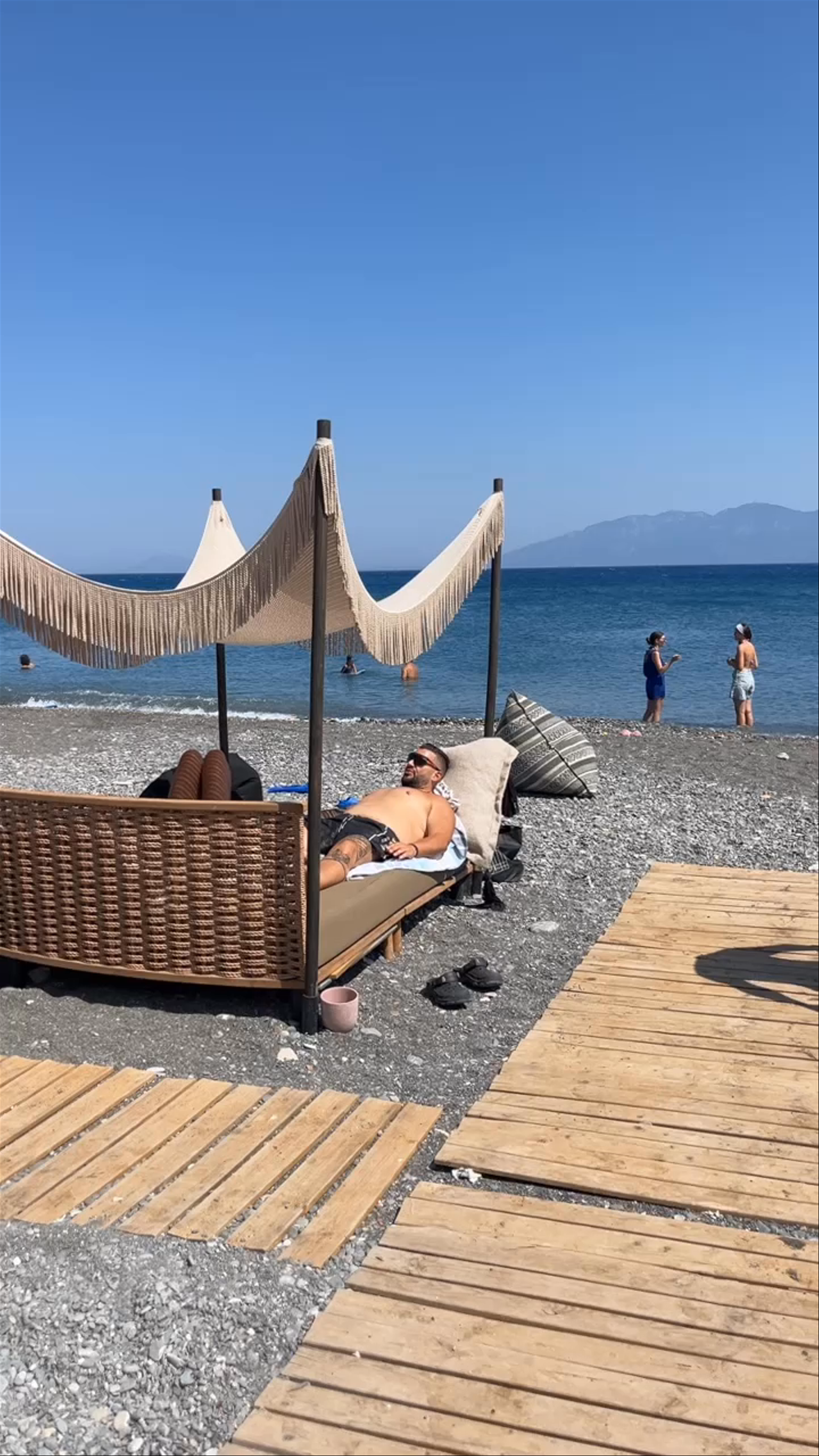 Sagredo Seaside: Chic Beach Relaxation at Agios Fokas, Kos