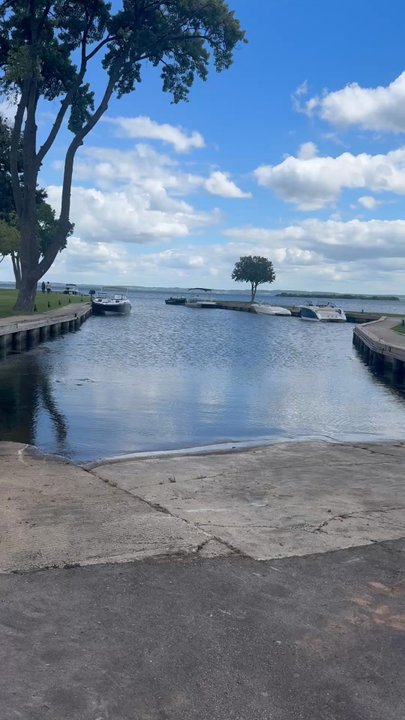 TJ's Harbor Restaurant - New American Near Me - Oshkosh, Wisconsin