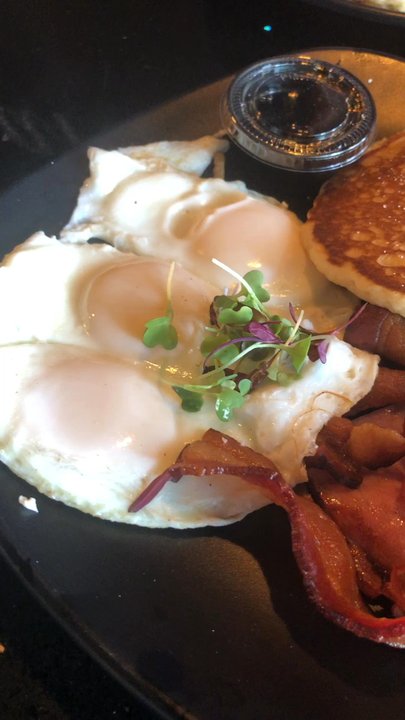 Medio Pocillo Café - Breakfast & Brunch Near Me - Carolina, Puerto Rico