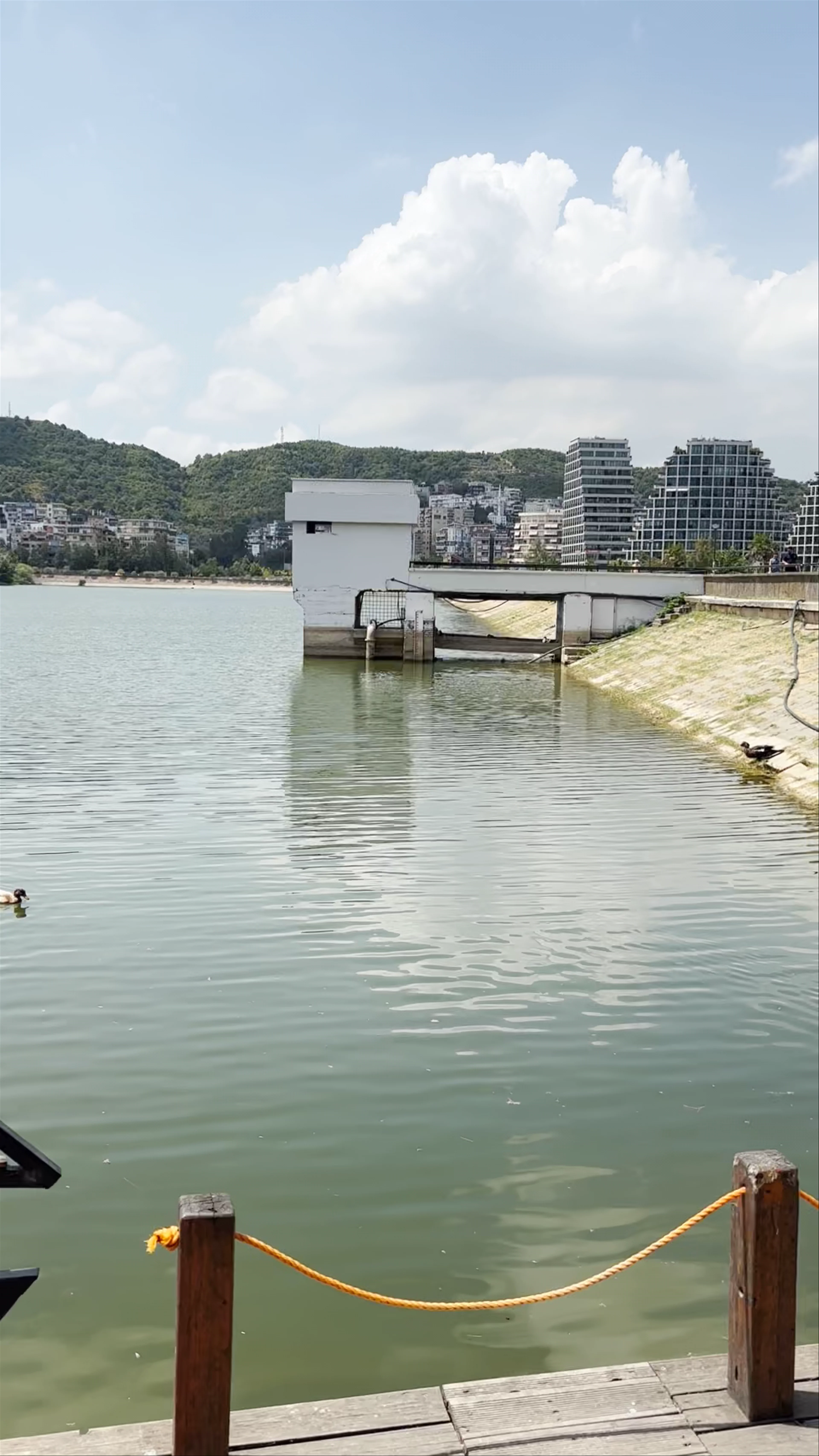 Love Lock, Liqeni i, Tirana, Albania