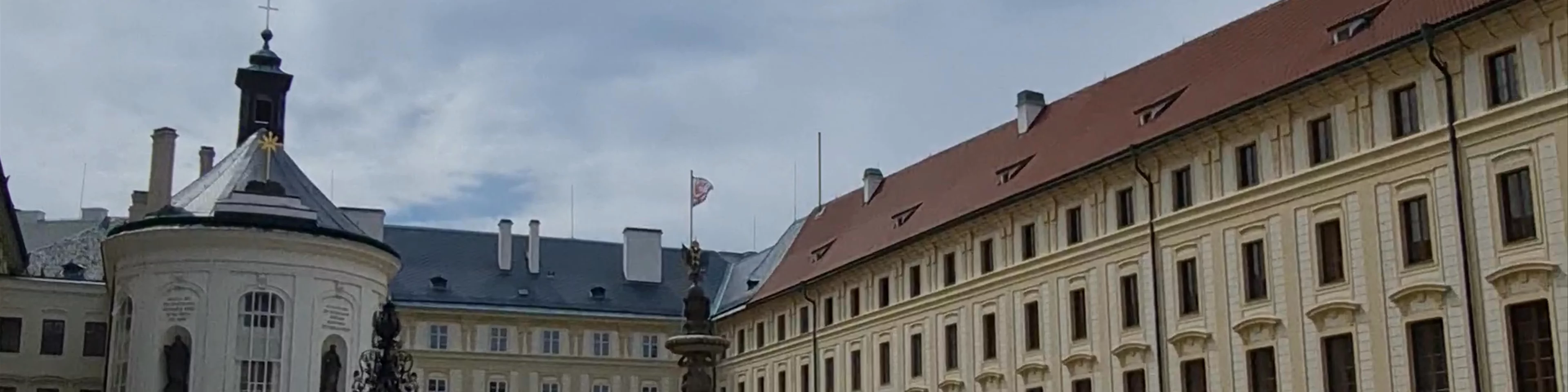 Druhé nádvoří Pražského hradu