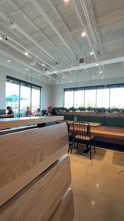 Shake Shack Rhodes Ranch - Ice Cream & Frozen Yogurt Near Me - Las Vegas, Nevada