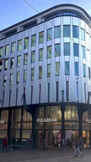 Pull and Bear Social 25