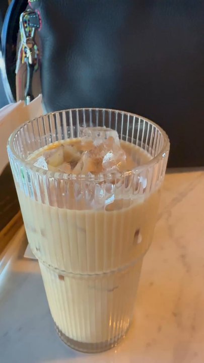 Olmos Pluma - Brown Vanilla Bean latte - Coffee & Tea Near Me - Olmos Park, Texas