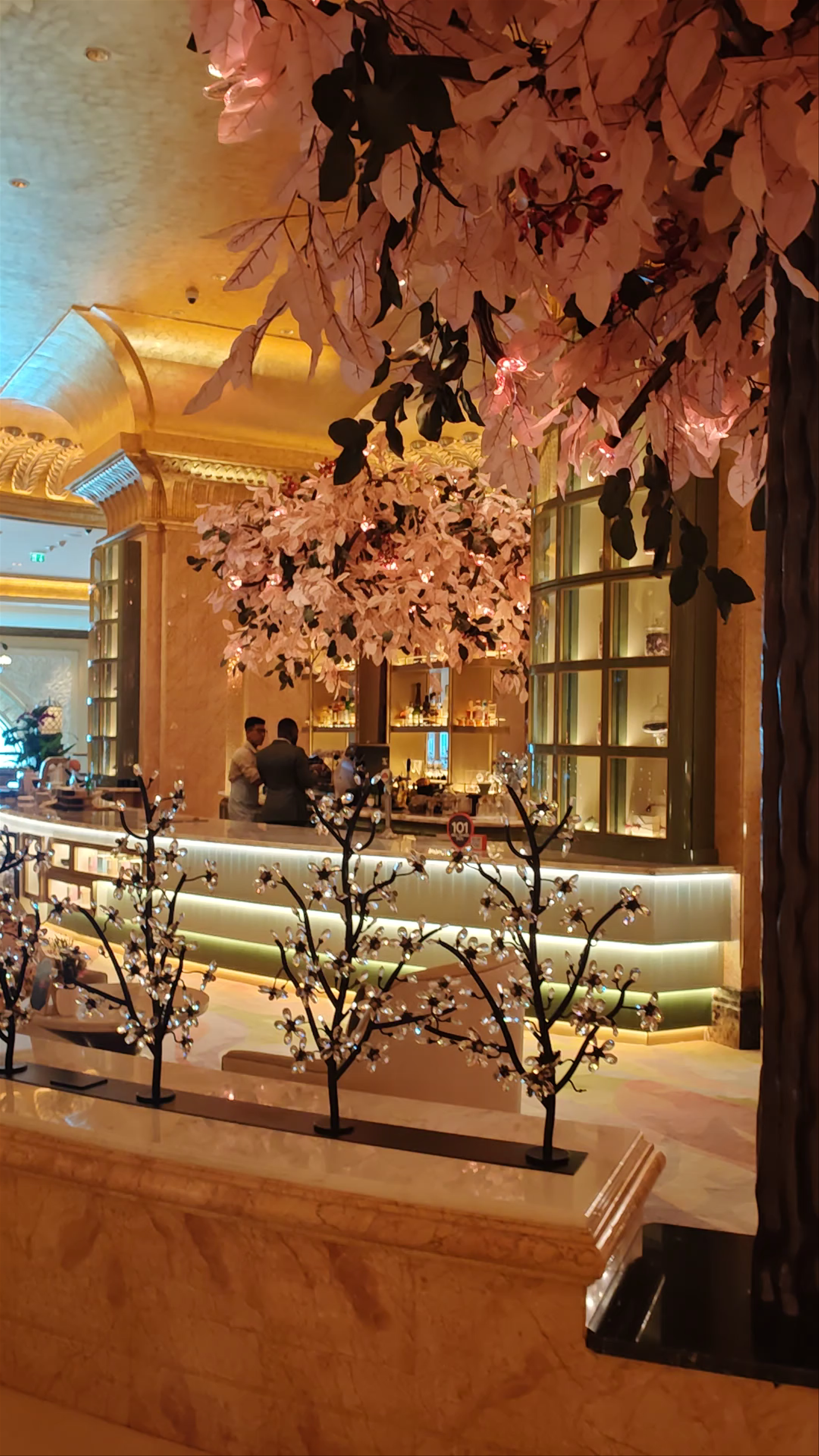Emirates Palace Mandarin Oriental: Opulent Elegance on Abu Dhabi’s West Corniche