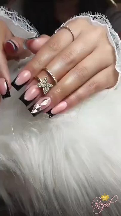 Royal - Hair Salons Near Me - Tijuana, BCN