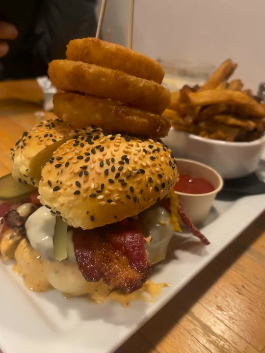 Burger Bar Crescent - Burgers Near Me - Montreal, Quebec