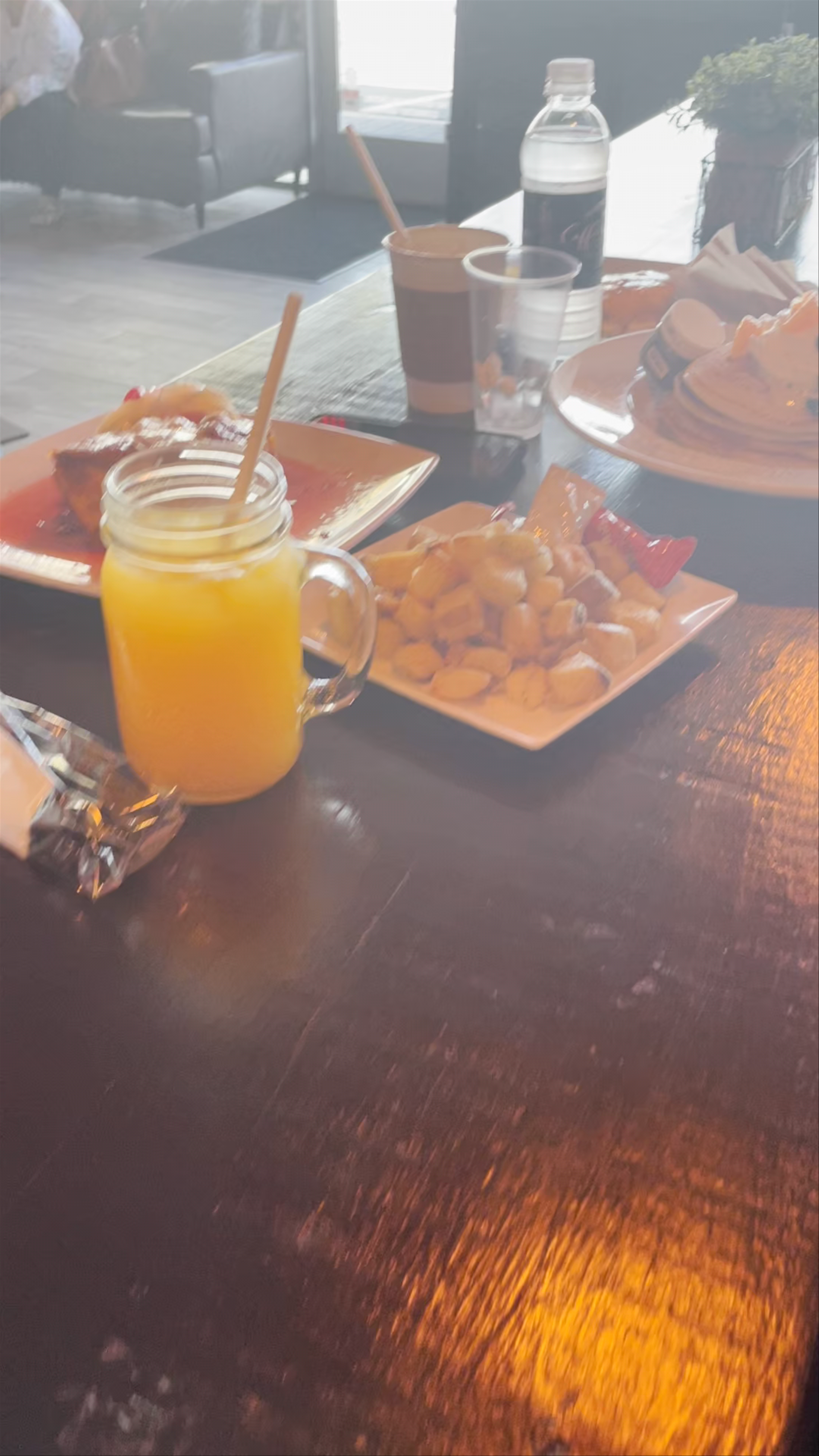 Cozy Breakfast at Vanessa's Coffee Shop in Orlando