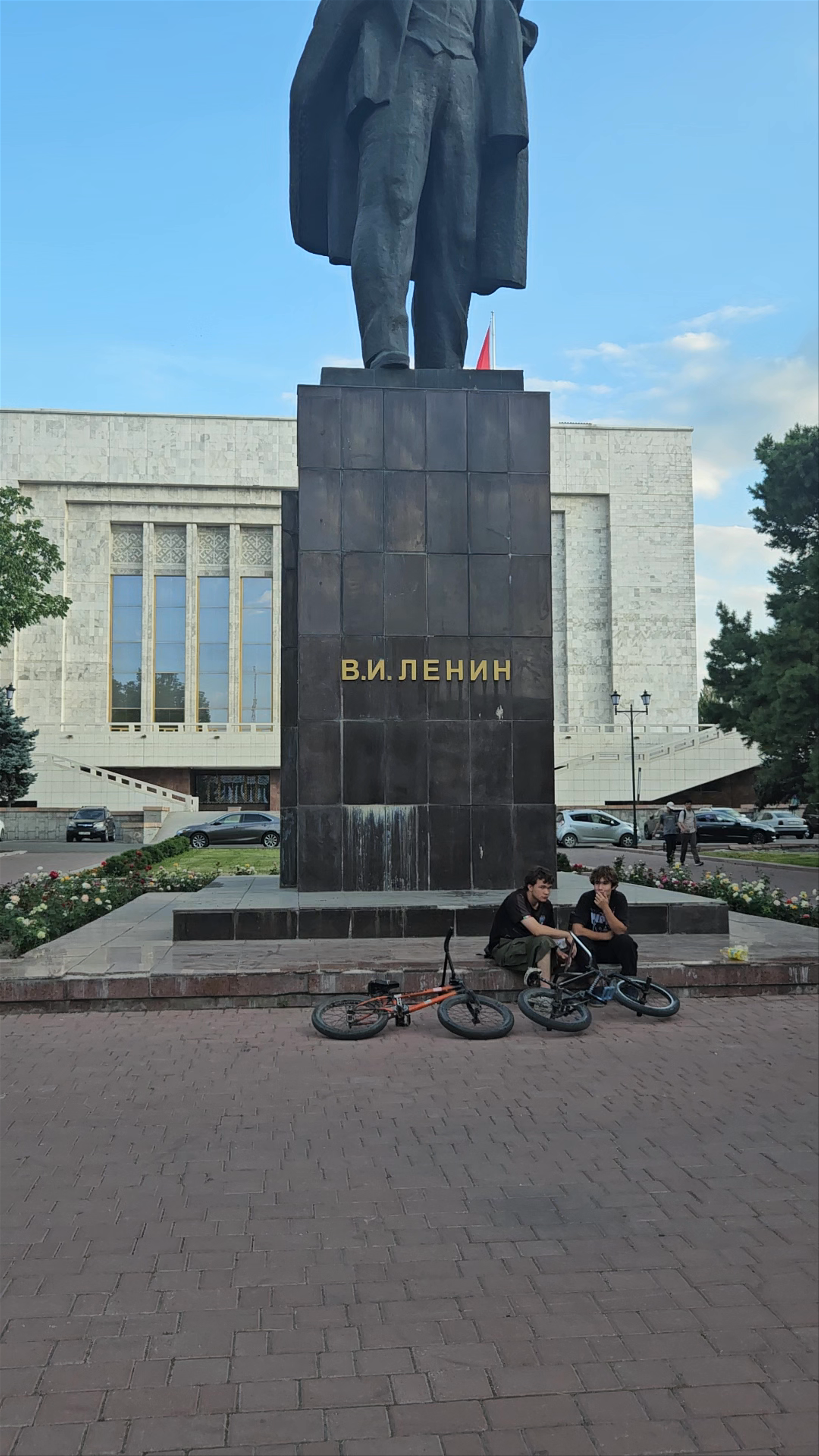 Vladimir Lenin Statue
