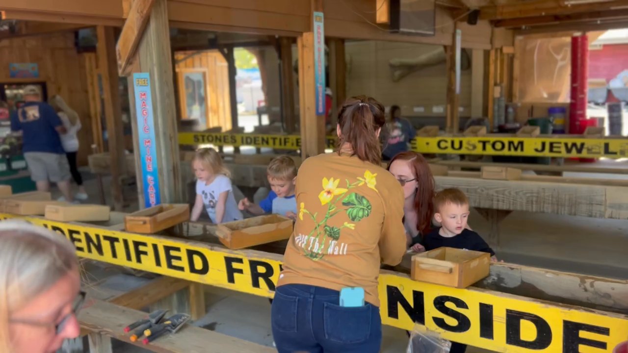 Pigeon Forge Gem Mine - The kids enjoying their experience at Pideon Forge Gem Mining! - Jewelry Near Me - Pigeon Forge, Tennessee