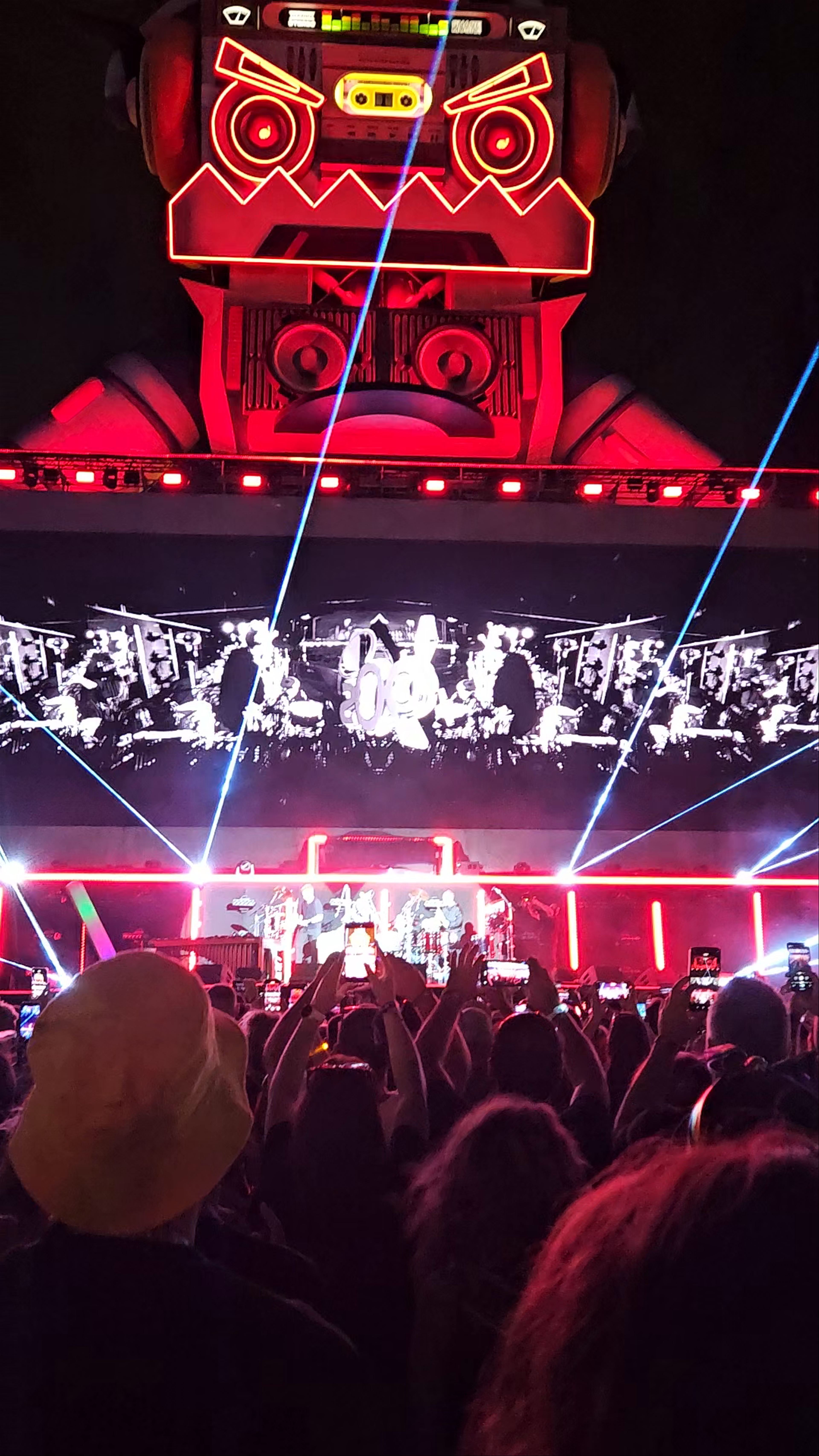 90s Concert Experience at Forum, Barcelona